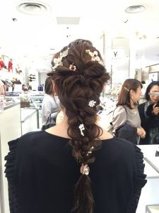 ヘアアレンジをみに。